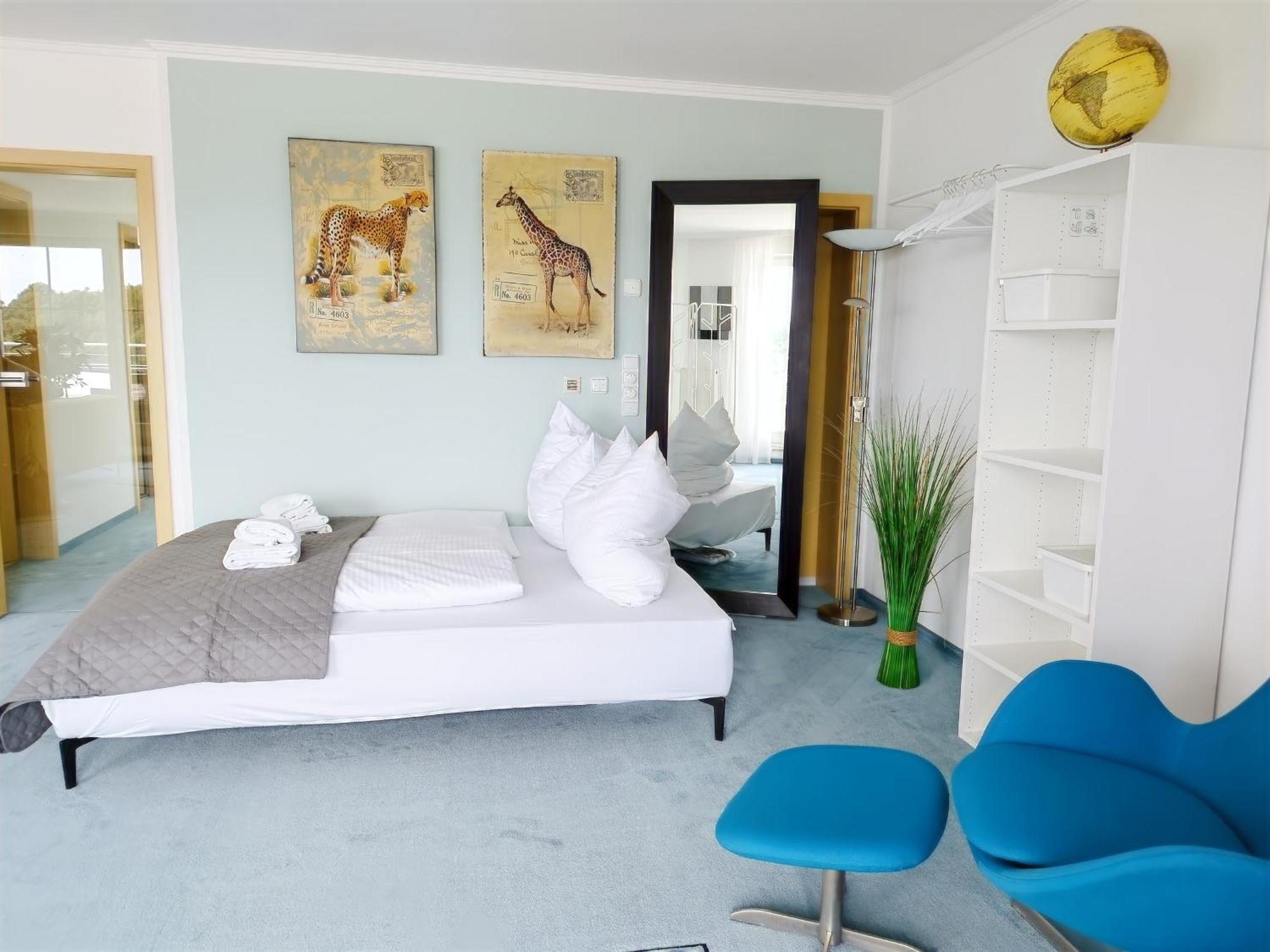 Seeblickapartment Fuer Bis Zu 12, Nuernberg & Schwabach In 30-35 Minuten Zu Erreichen, Sauna, Arbeitsplatz, Dachterrasse & Grill Spalt Exterior foto